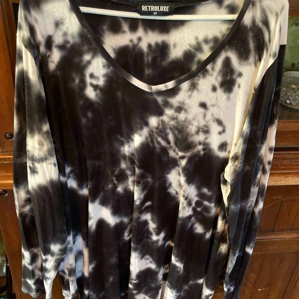 Retroluxe 3X Black and White Tie-Dye Women's Top